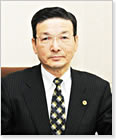 Hiệu trưởng Ông:Nomura Toshiyuki